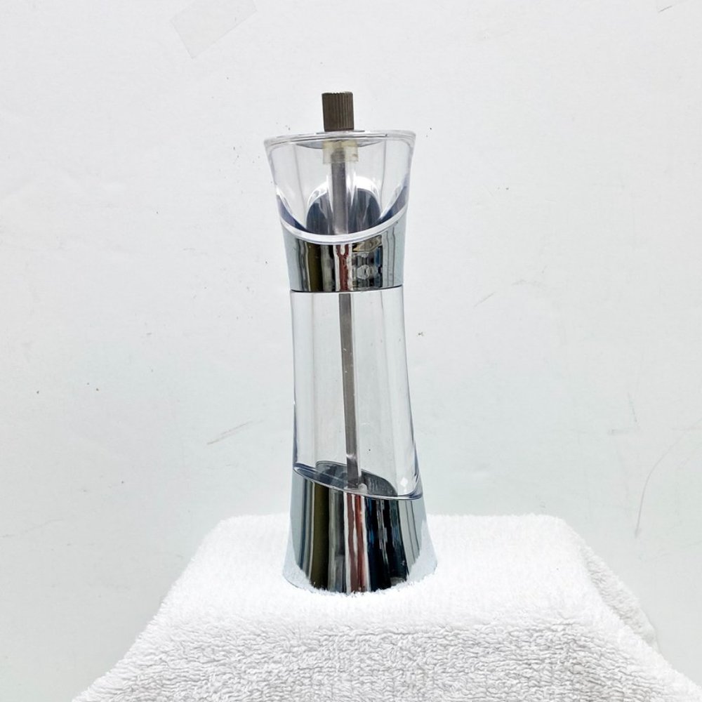 Olde Thompson Pepper Grind Mill Shaker Clear Lucite Acrylic Chrome Carbon Steel